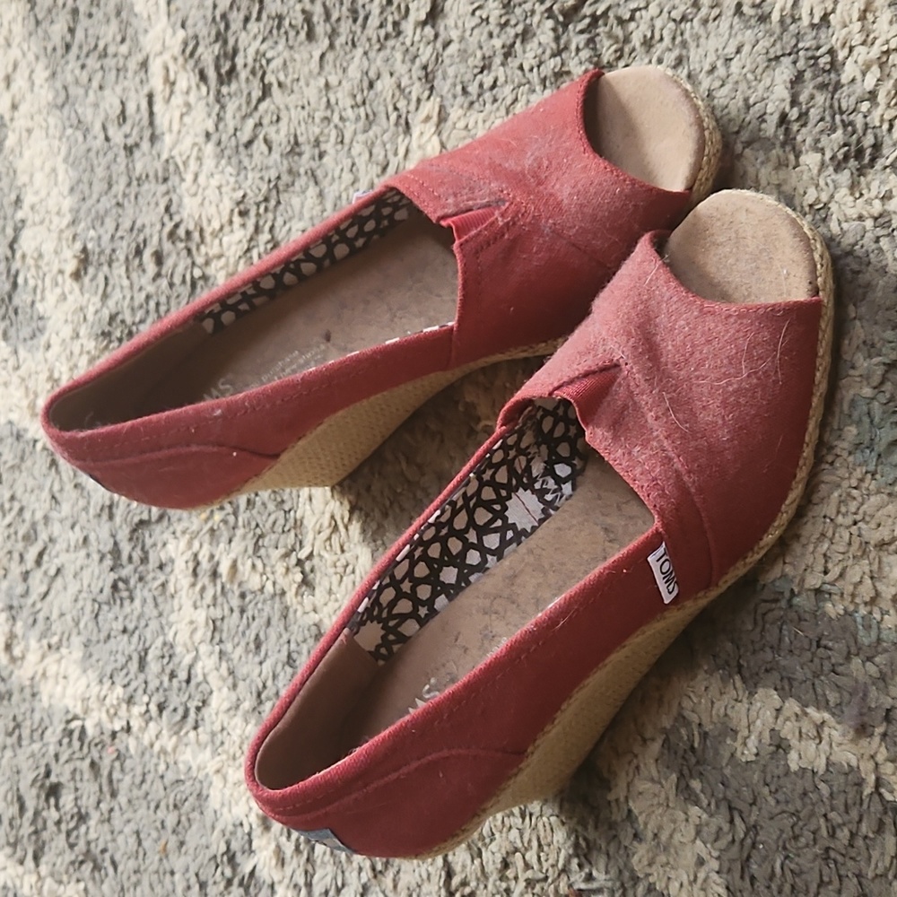 Tom wedges size 8